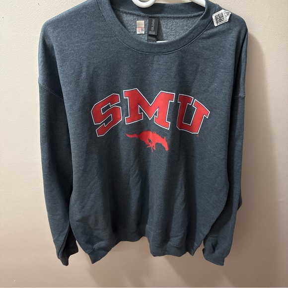 Gildan Sweaters - Gildan Mustang Sweatshirt SMU size Large